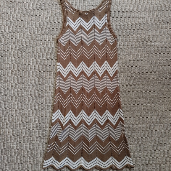 NWOT BCBGMaxAzria Stretchy Zigzag Mini Dress Sz M - Picture 2 of 9